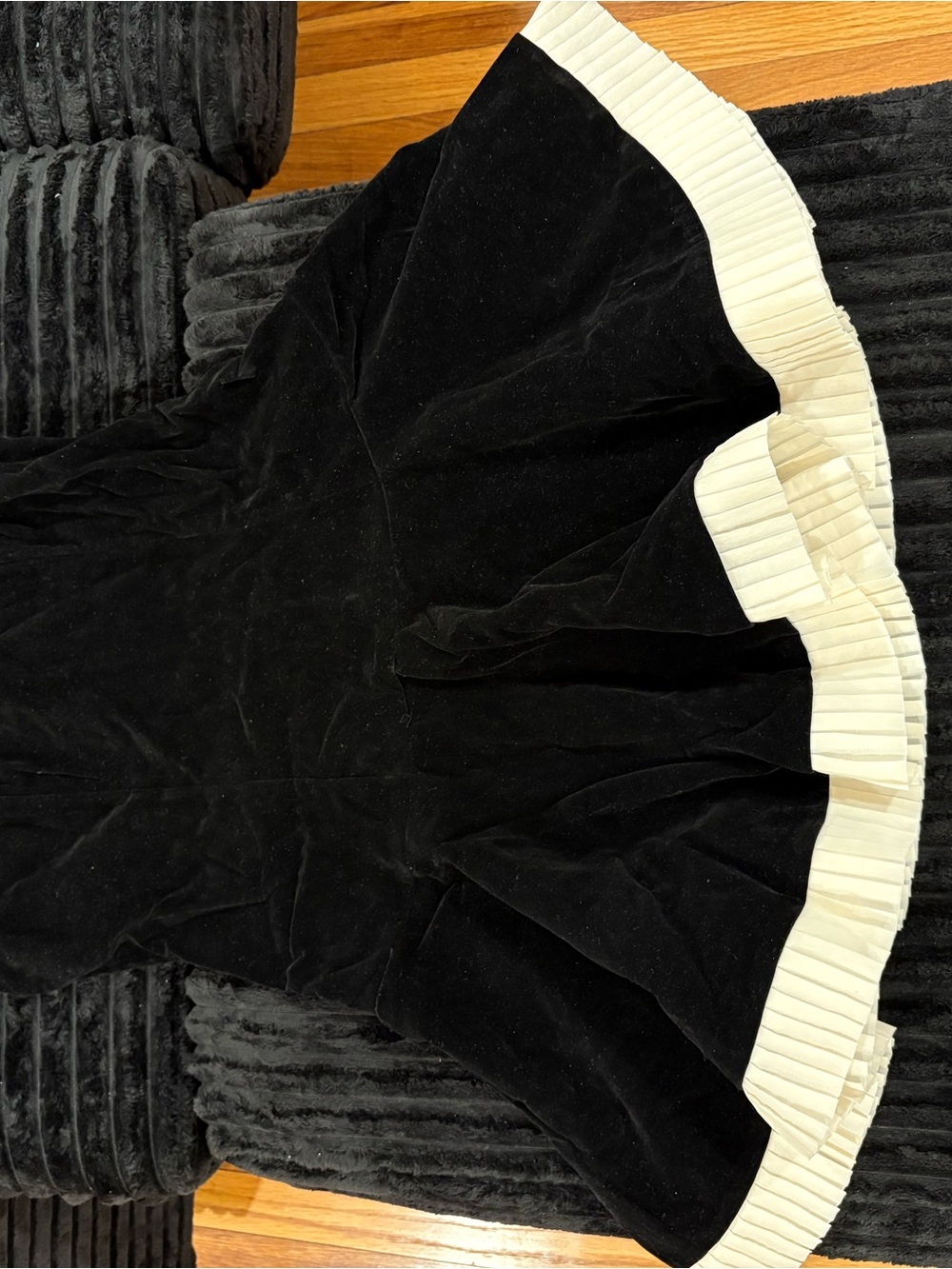SHEIN Black Strapless Skater Dress with Cream Pleated Trim - Picture 3 of 4